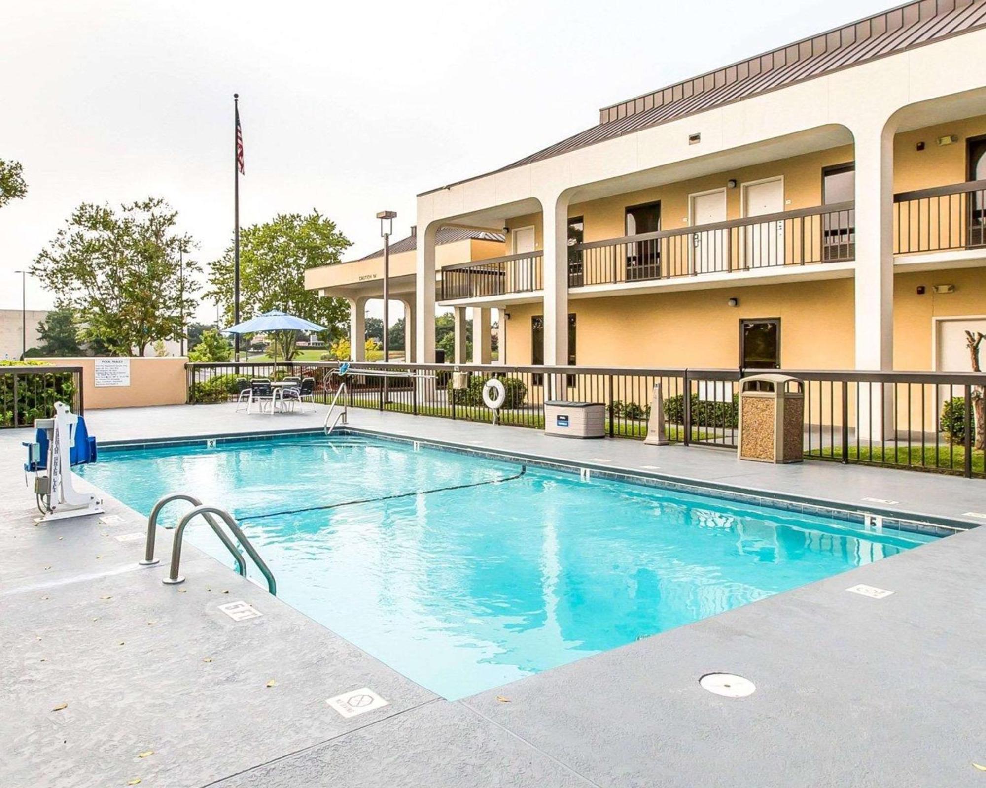 Quality Inn At The Mall - Valdosta Exterior photo