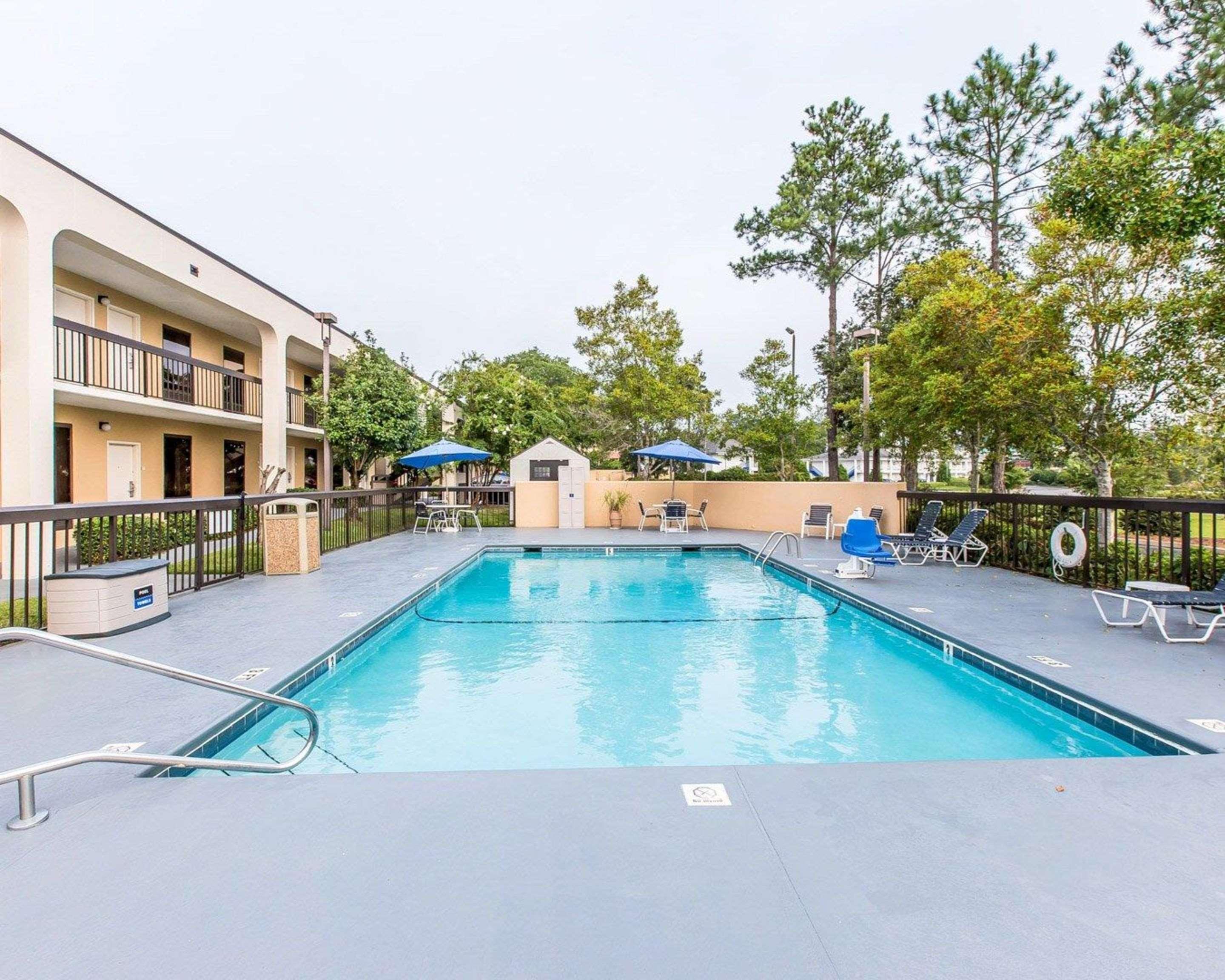 Quality Inn At The Mall - Valdosta Exterior photo