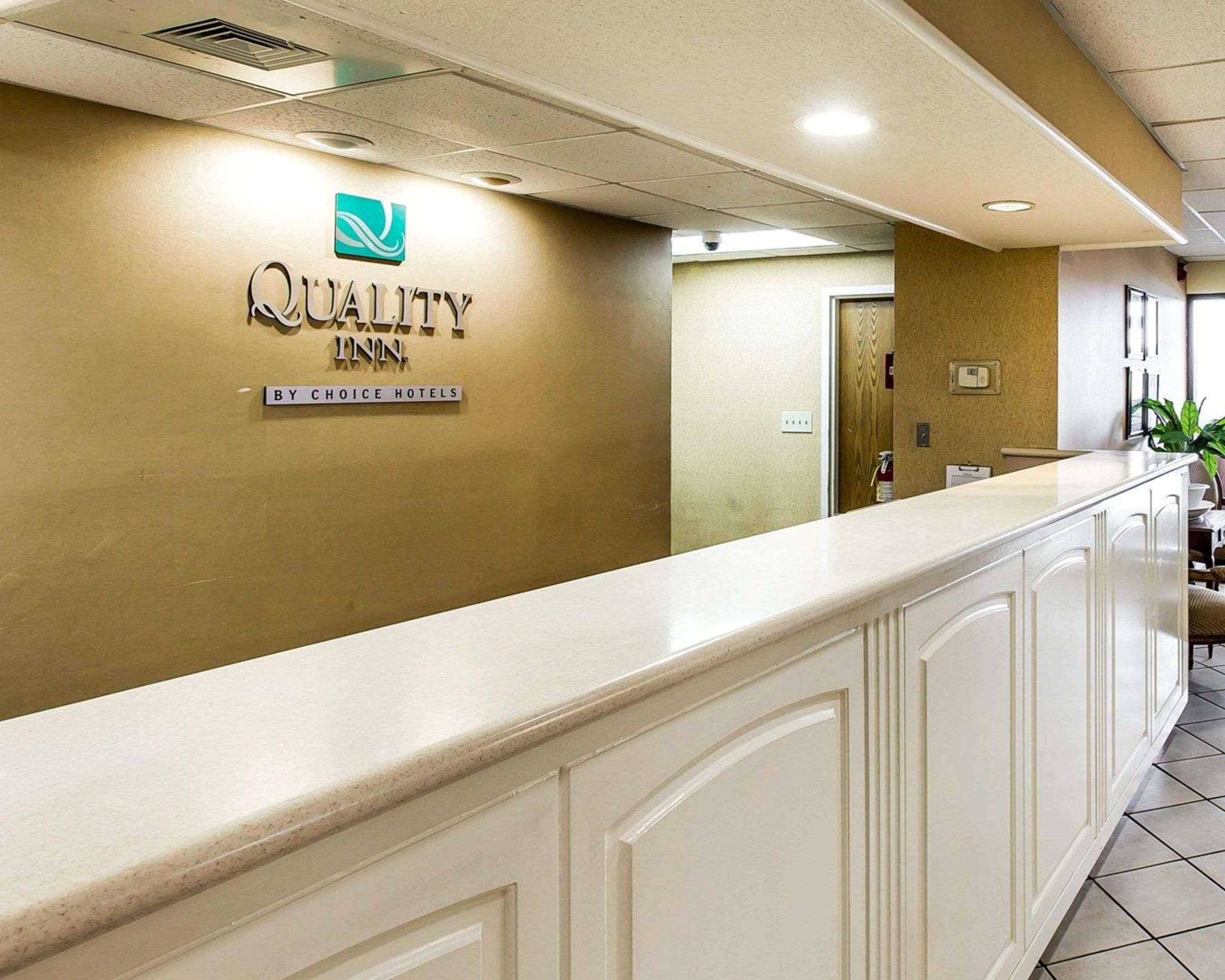 Quality Inn At The Mall - Valdosta Exterior photo