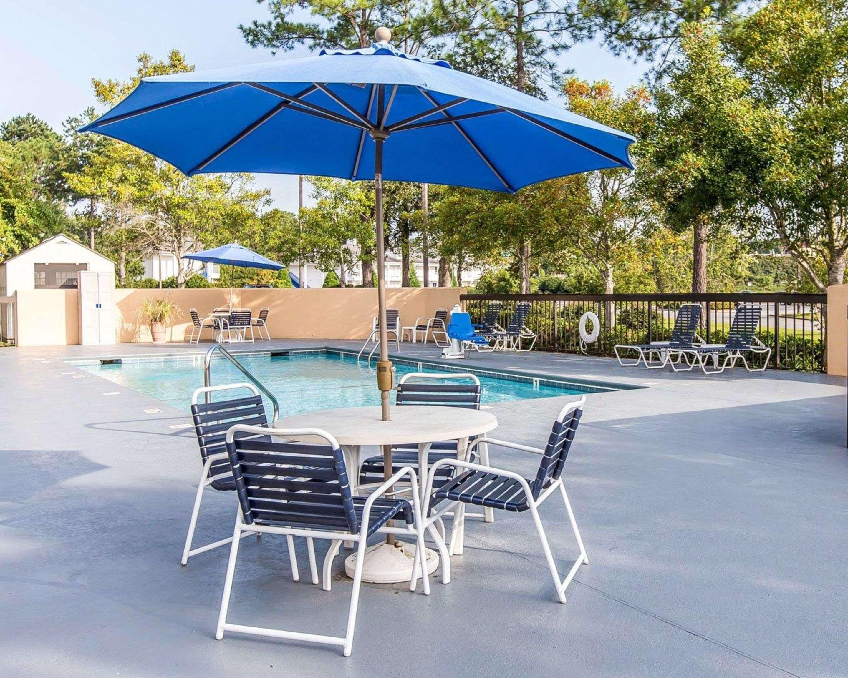 Quality Inn At The Mall - Valdosta Exterior photo