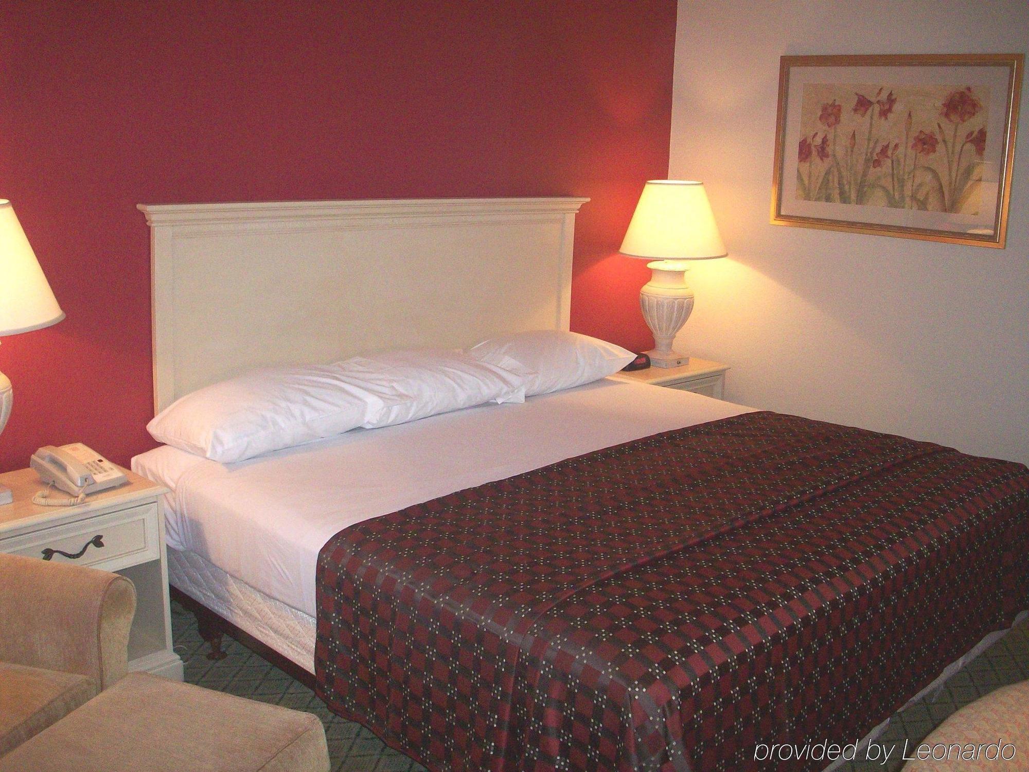 Quality Inn At The Mall - Valdosta Room photo