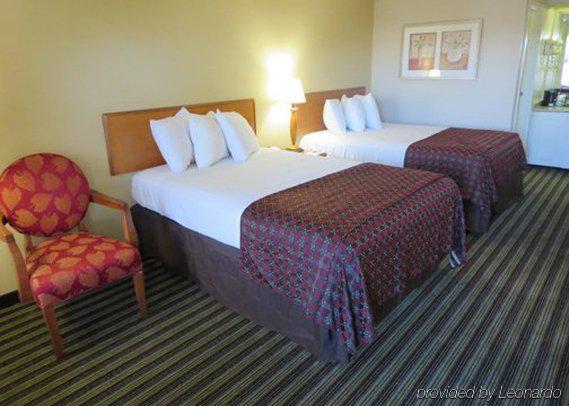 Quality Inn At The Mall - Valdosta Exterior photo