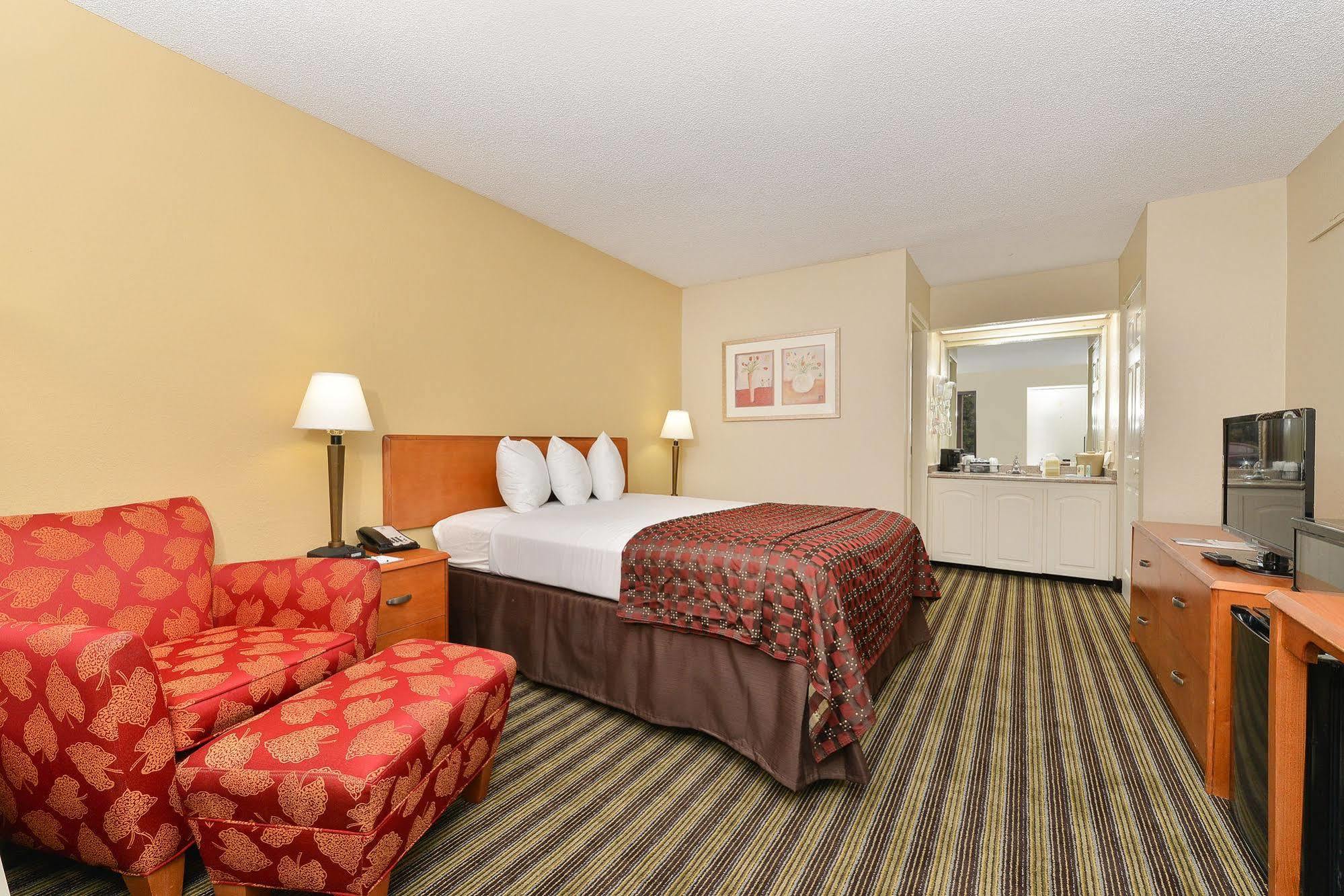 Quality Inn At The Mall - Valdosta Exterior photo